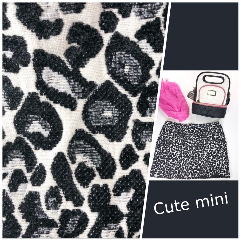 Black & White Mini